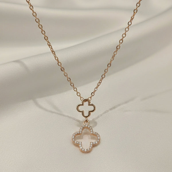 Double clover anti tarnish pendant necklace in gold stainless steel
