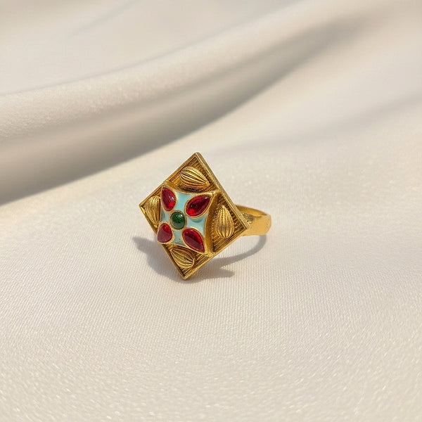 square statement ring gold tone